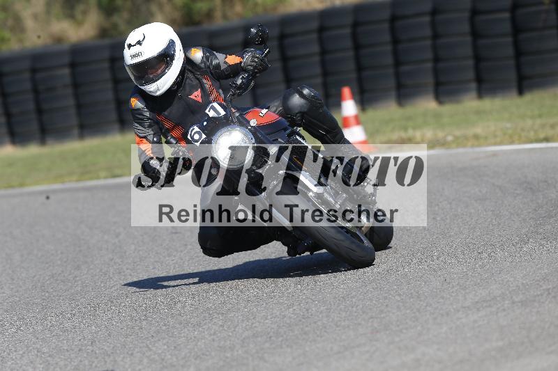 /Archiv-2025/49 26.08.2025 Cornu Master School ADR/blau-bleu/61